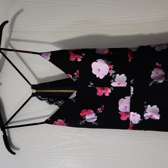 EUC B. Smart floral juniors dress size 7. Only used once. - Picture 9 of 9